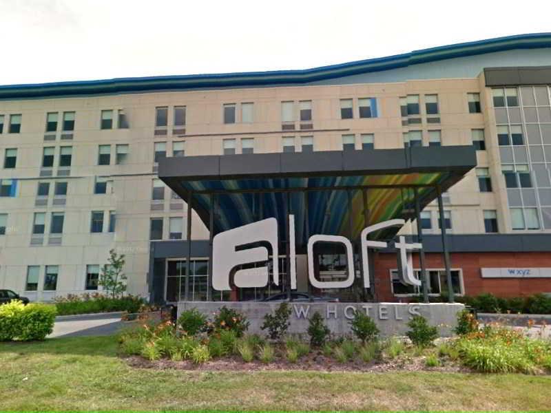 Aloft Montreal Airport Hotel Dorval Bagian luar foto