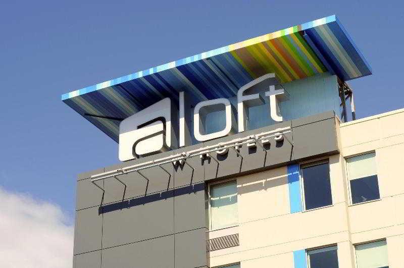 Aloft Montreal Airport Hotel Dorval Bagian luar foto