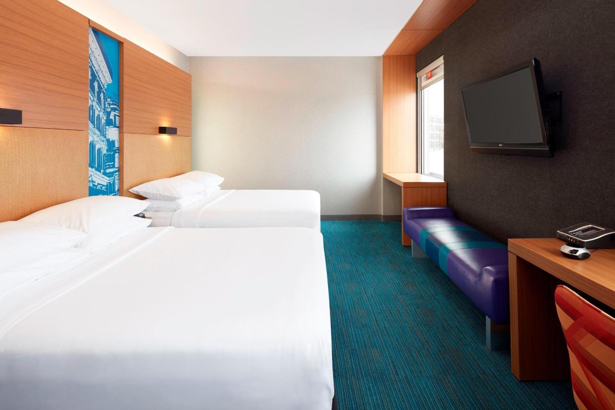 Aloft Montreal Airport Hotel Dorval Bagian luar foto