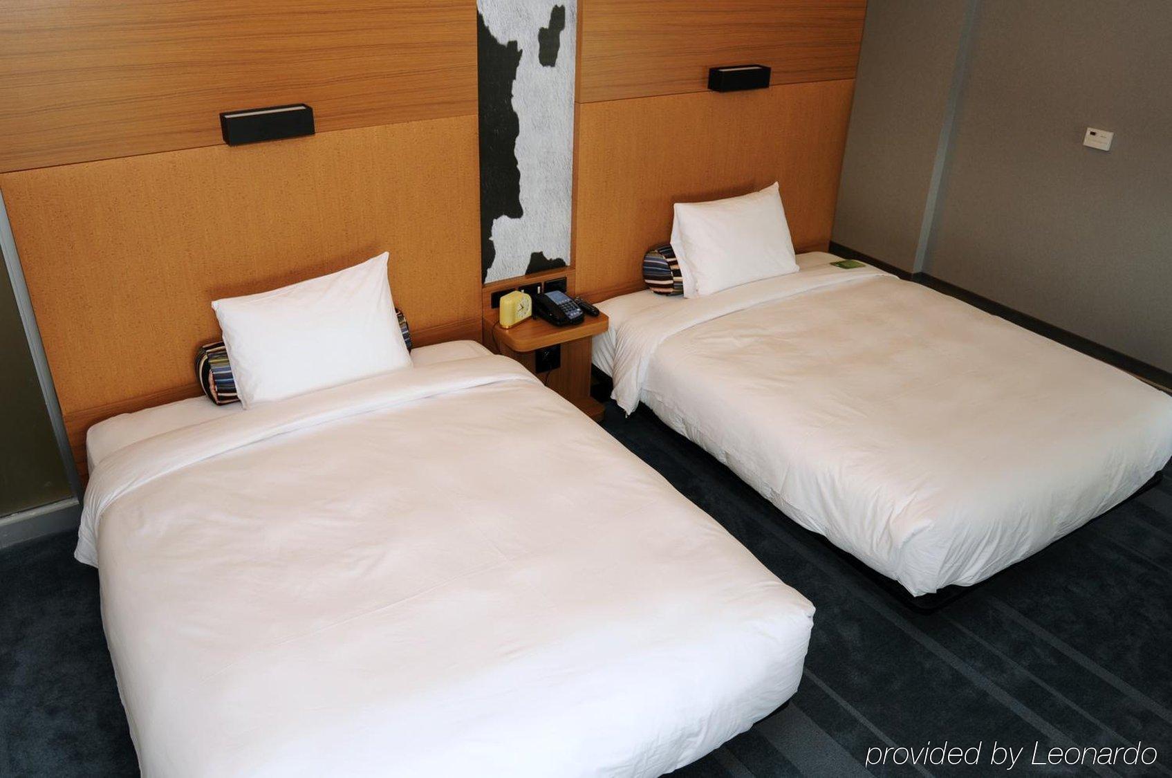 Aloft Montreal Airport Hotel Dorval Bagian luar foto