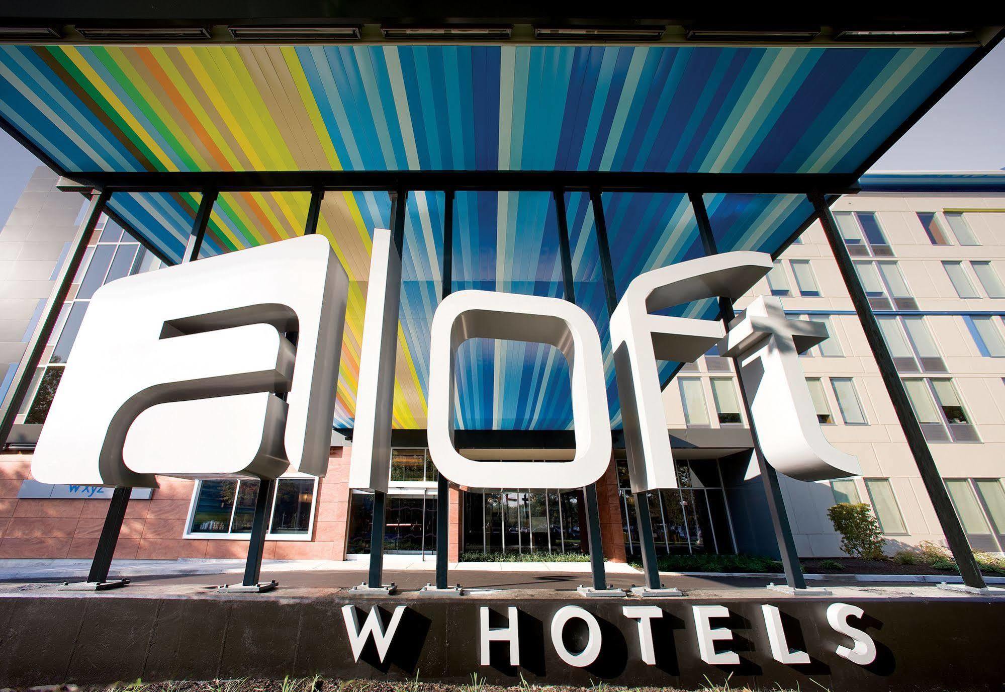 Aloft Montreal Airport Hotel Dorval Bagian luar foto