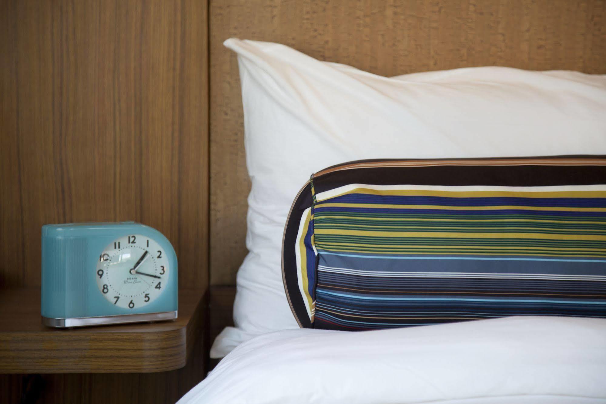 Aloft Montreal Airport Hotel Dorval Bagian luar foto